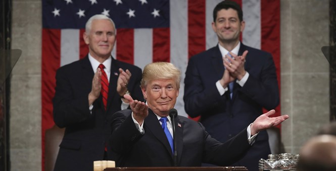 Trump motions Democrats at State of the Union