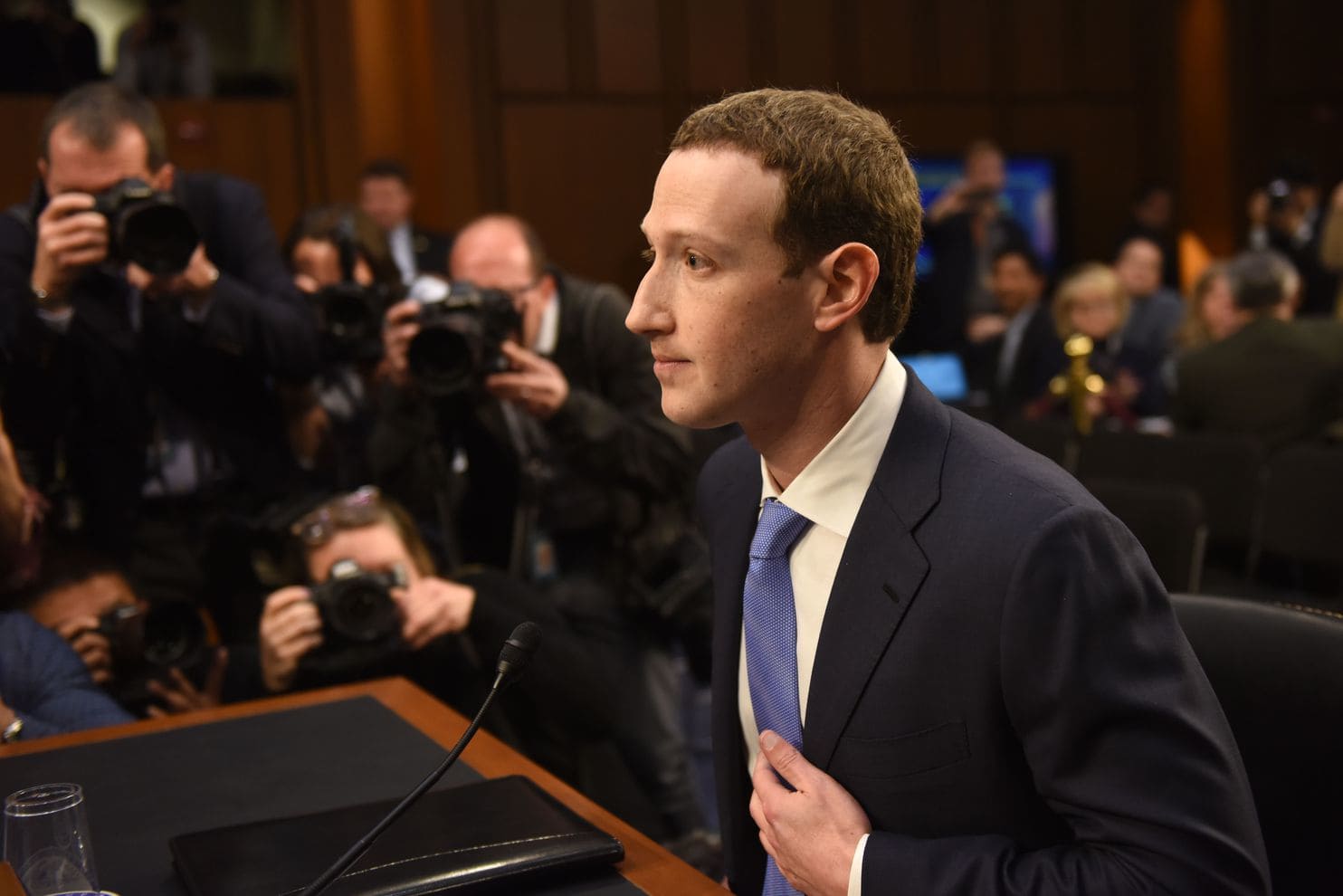 Zuckerberg apologizes at hearing