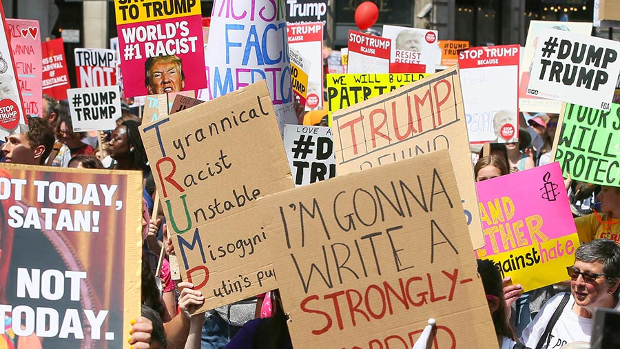 Protest-Trump-Signs-London-Name-Calling