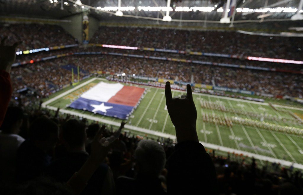 UT Stadium w Texas Flag
