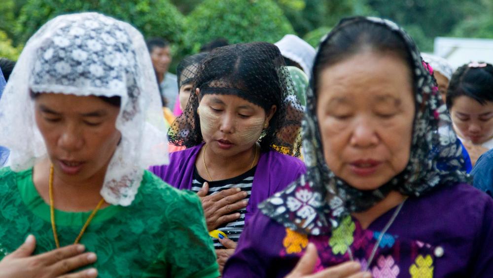 kachin christians praying