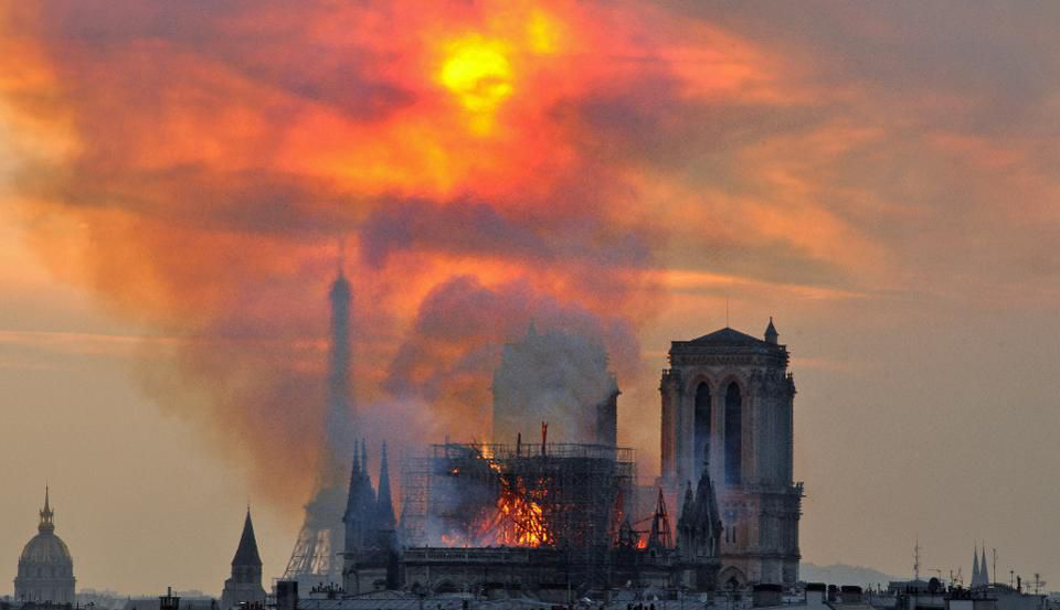 Notre Dame burns