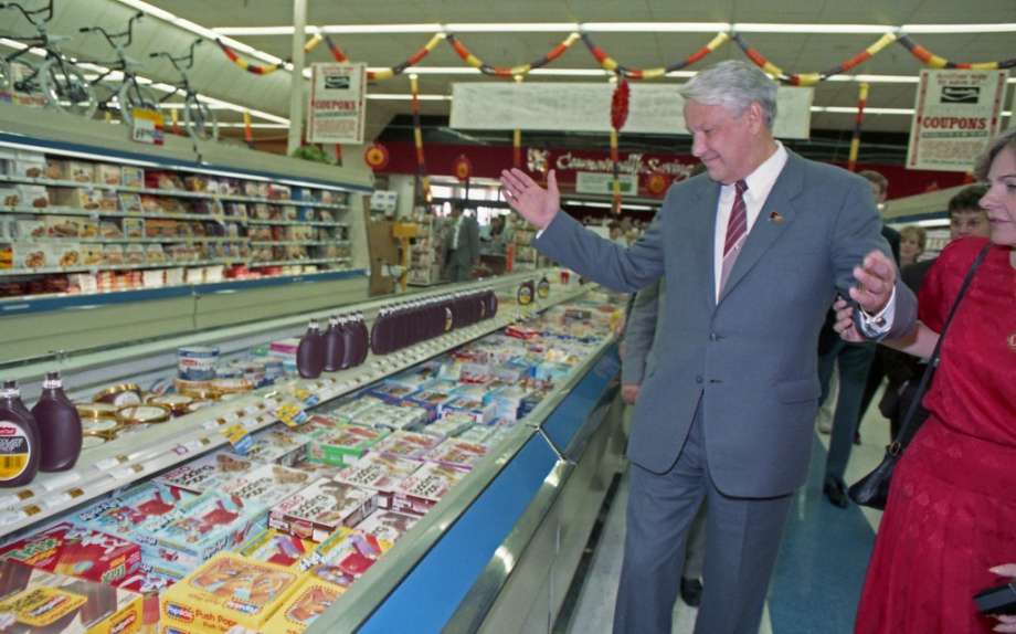 Boris Yeltsin in Supermarket