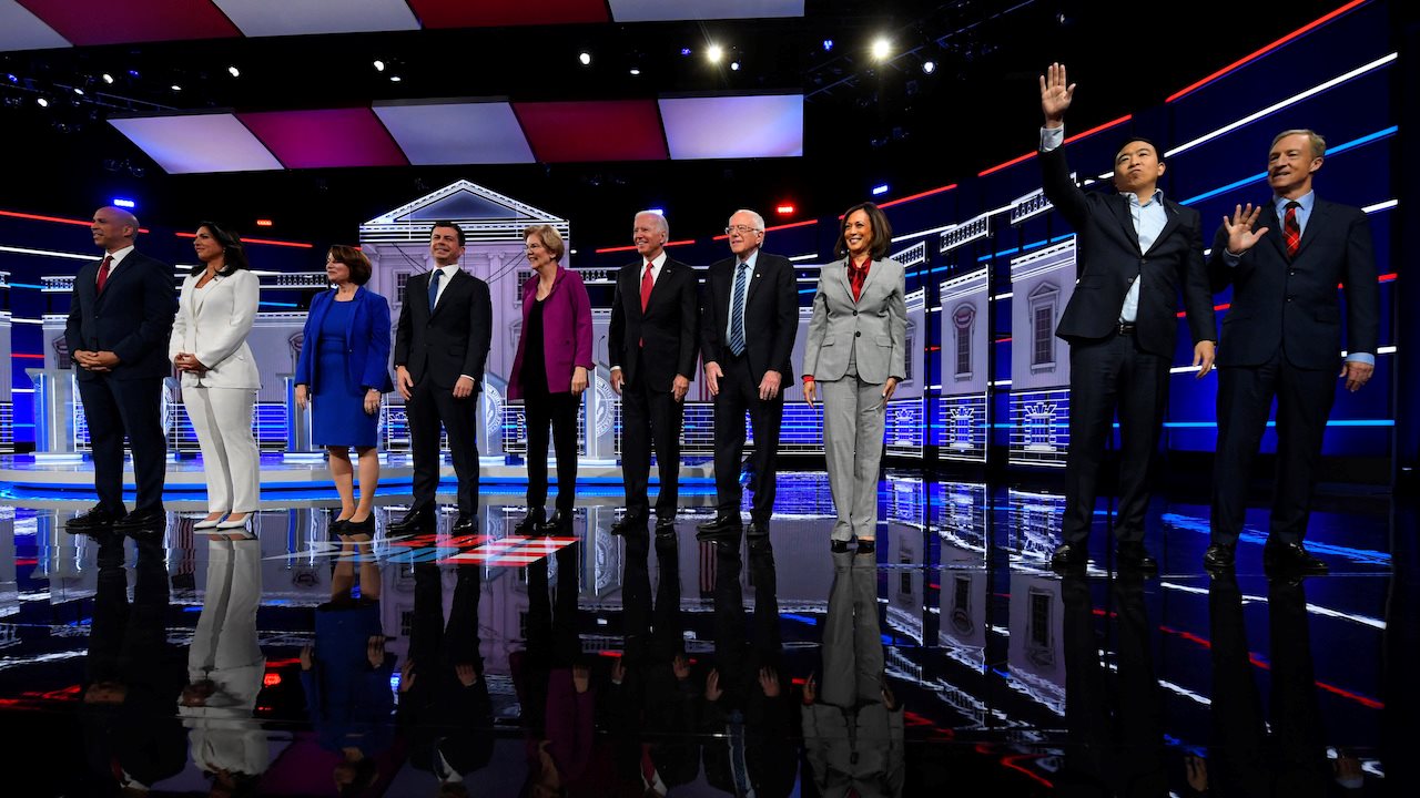 dem candidates on debate stage