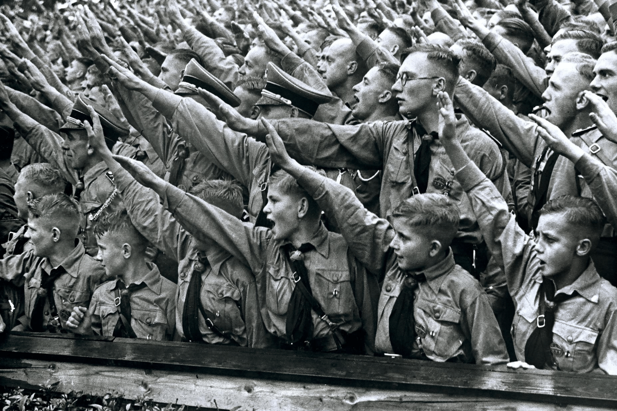 Totalitarianism Nazi crowd salute