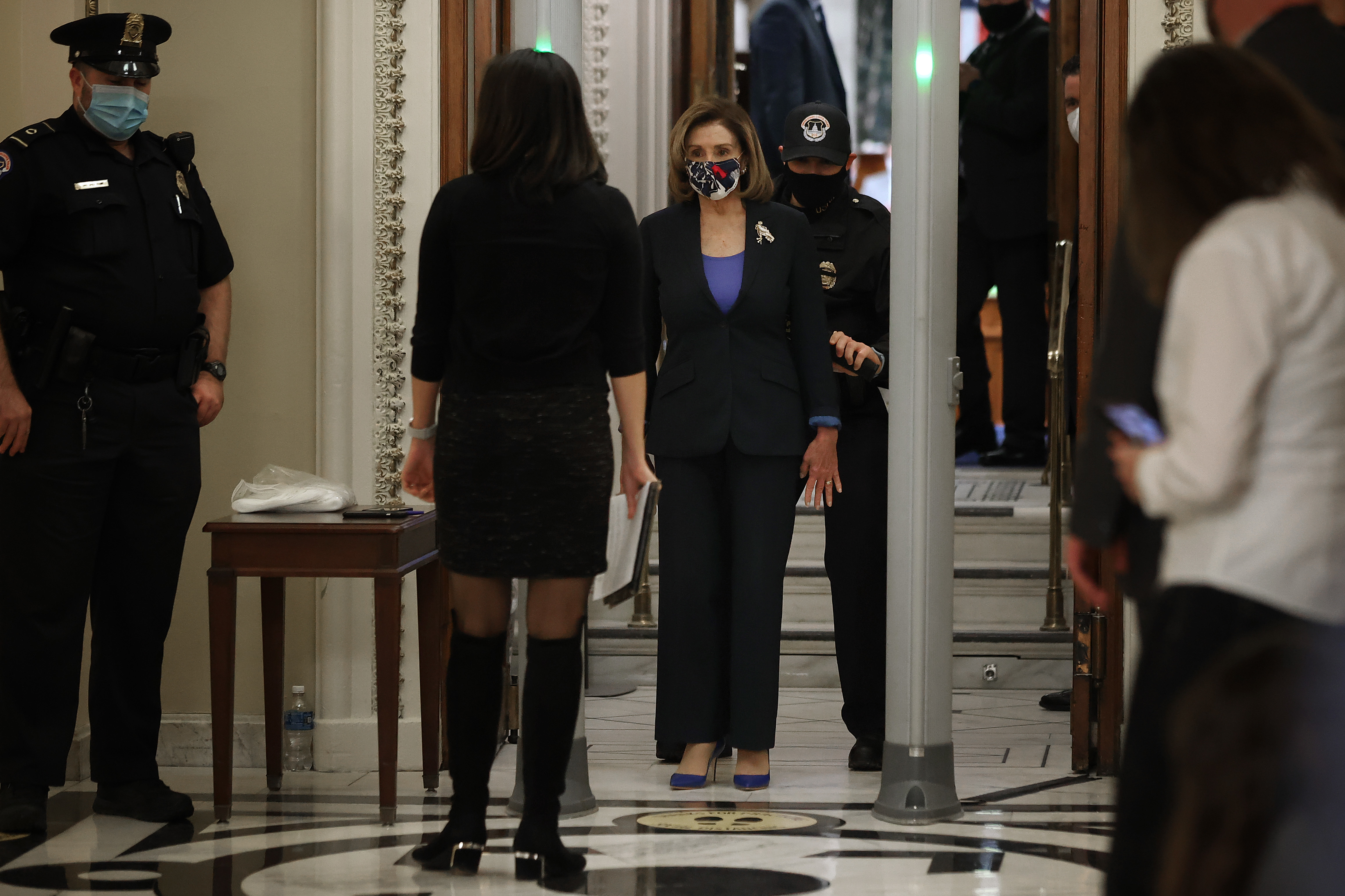 Pelosi goes through Metal Detector at US Capitol