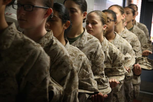 women enlisted in military