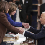 Biden-shakes-hands with Harris-Pelosi-SOU