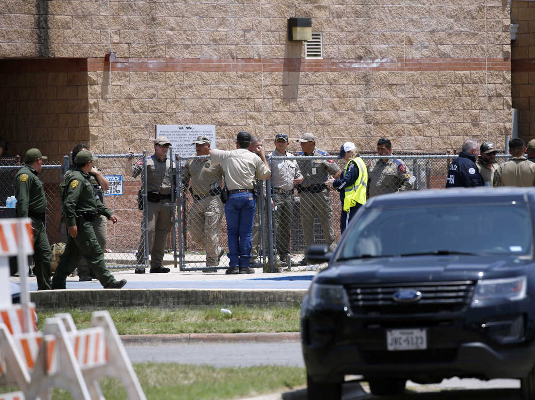 Police at Uvalde