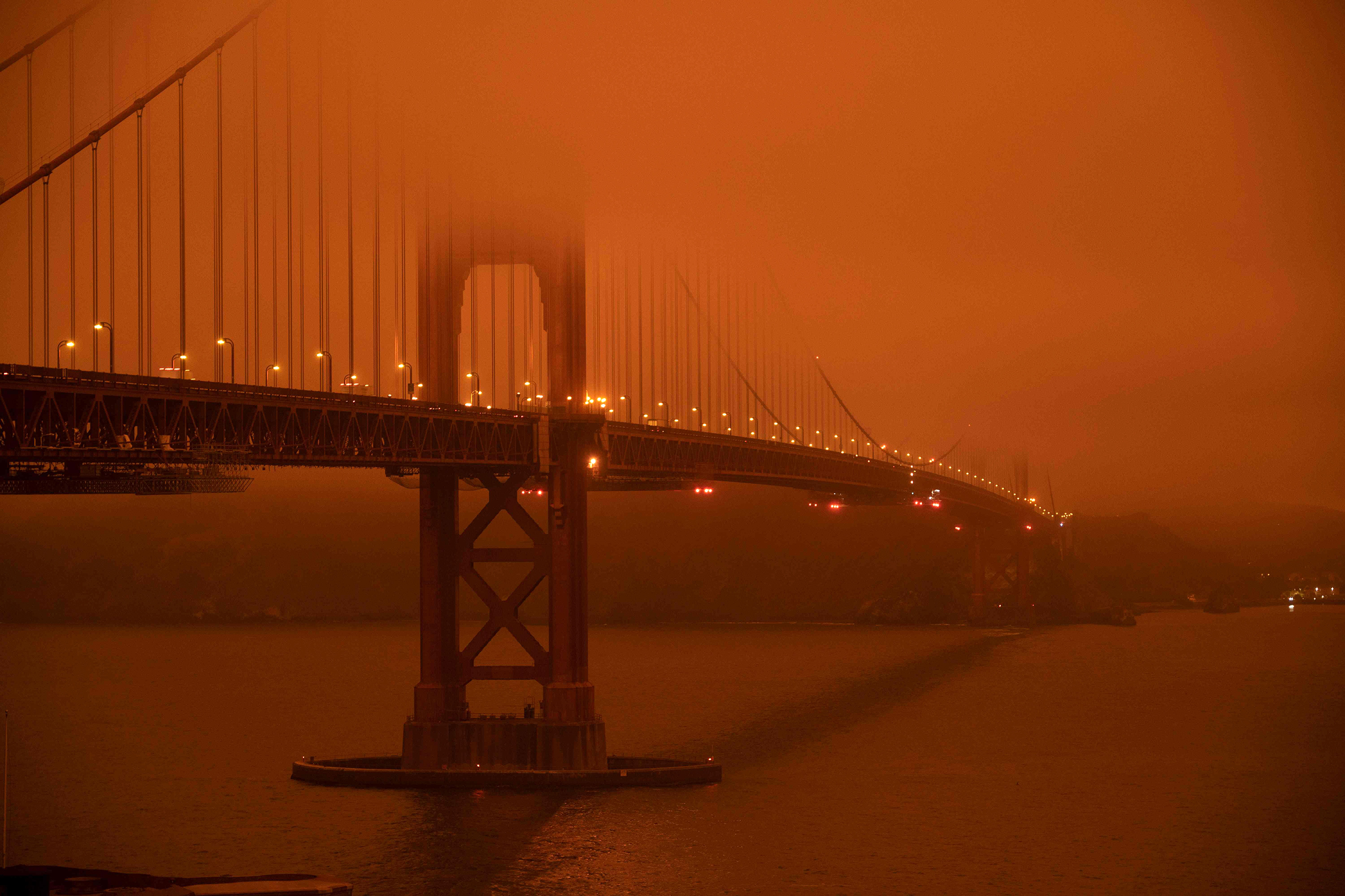 california-golden-gate-wildfire-smoke-haze