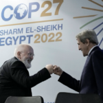 Frans Timmermans fist bumps John Kerry in Sharm el-Sheikh, Egypt