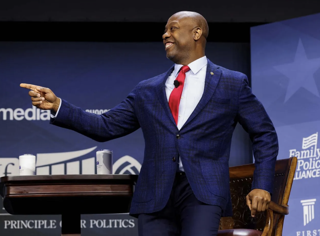 Pres candidate Tim Scott smiles