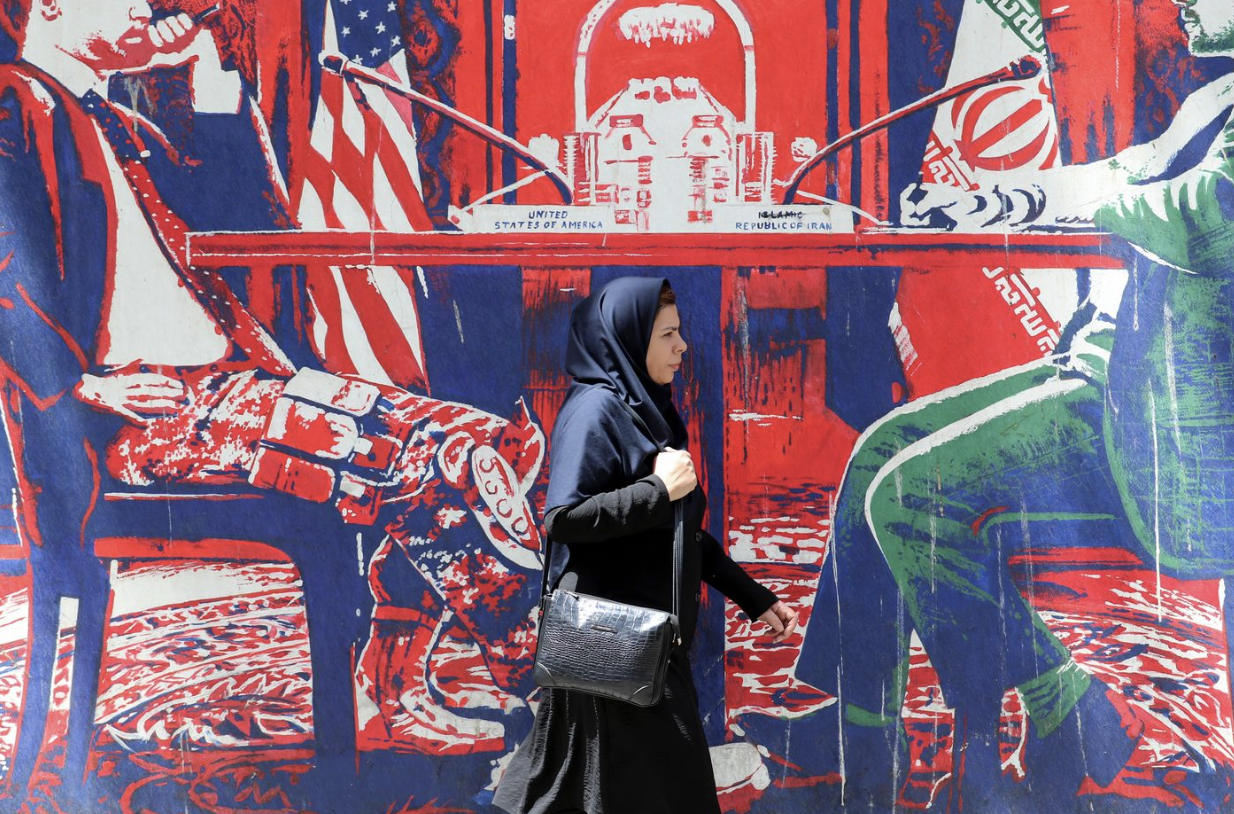 Anti-US mural in Tehran