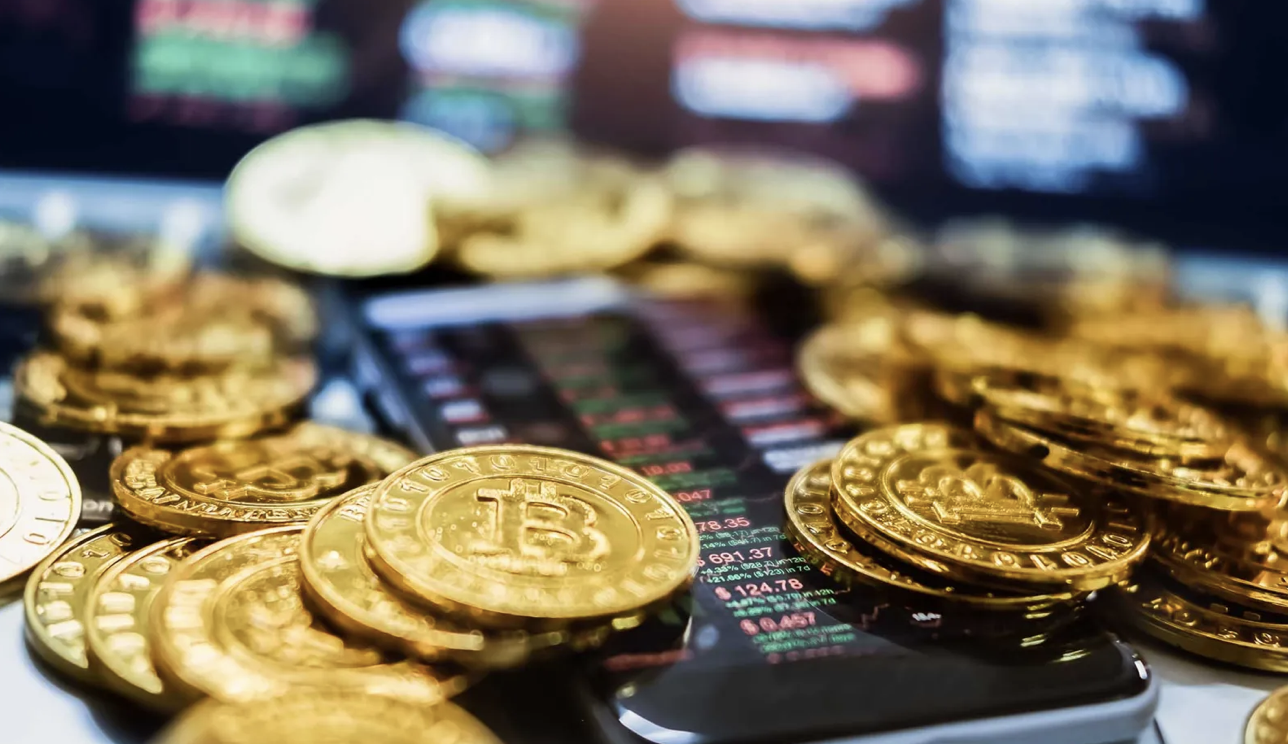 Bitcoin gold phonescreen financials computerscreen investments