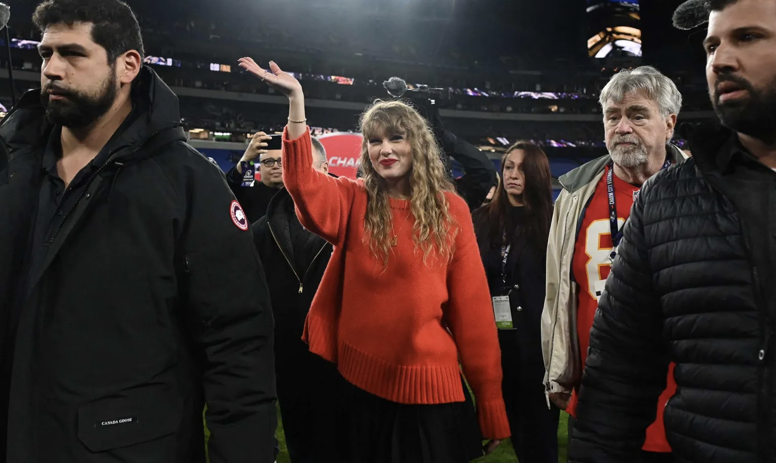 Taylor Swift leaves stadium after KC Cheifs win