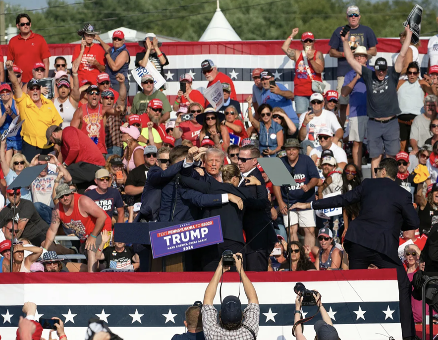 Trump - secret service - crowd shot