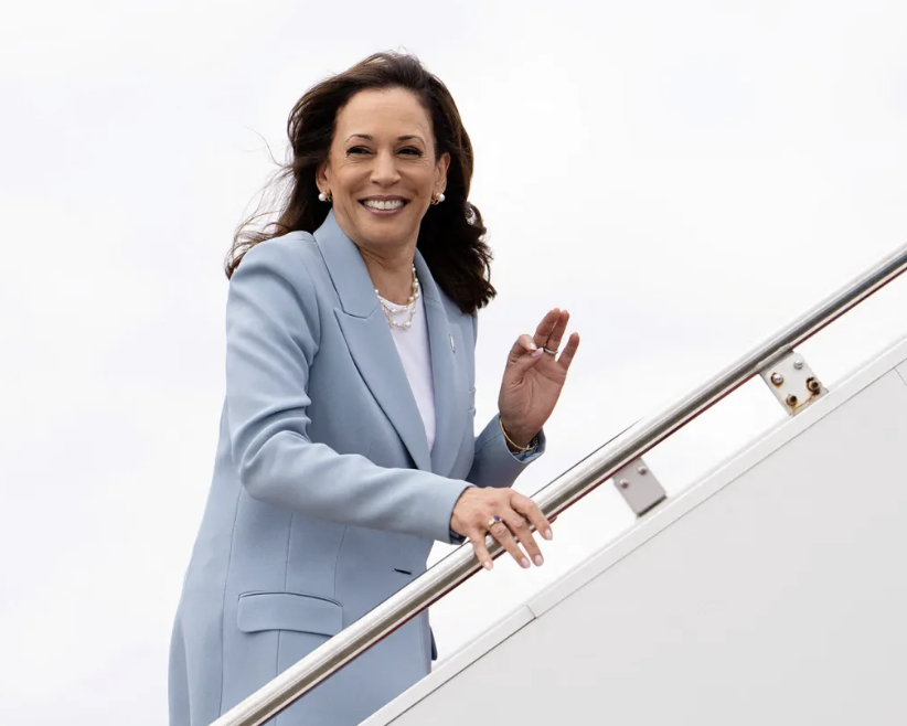 Kamala Harris boards Air Force Two