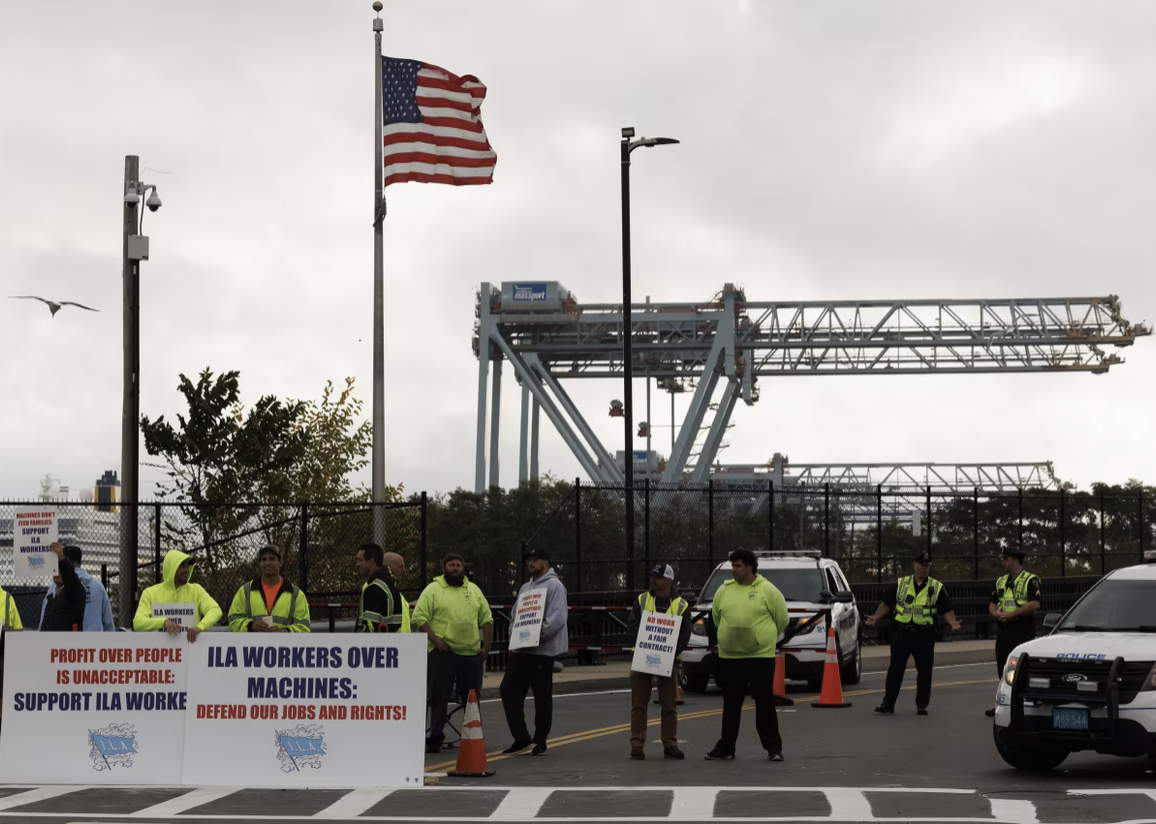 Longshoremen's Association on the picket line