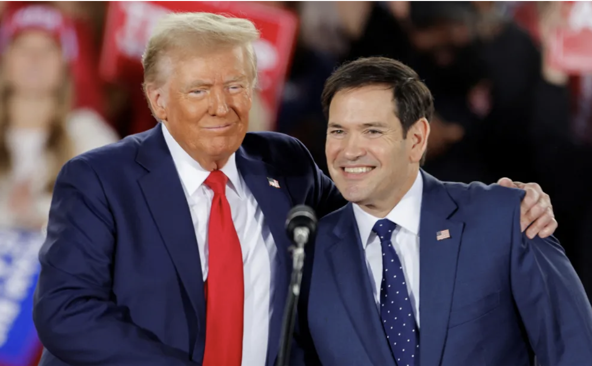 Trump hugs Marco Rubio