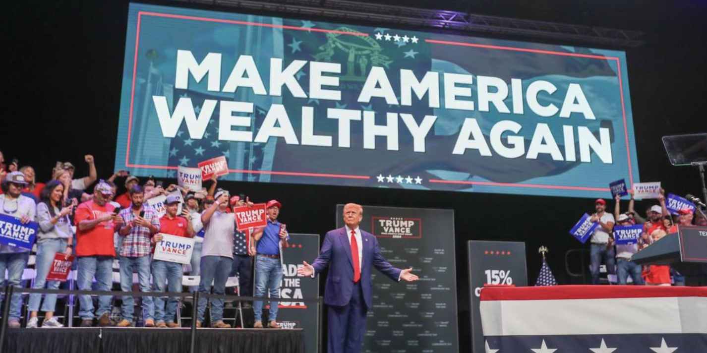 trump on stage in Savannah - Make America Wealthy Again