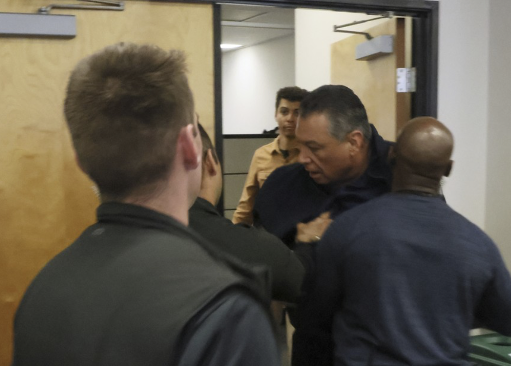 Sen Padilla removed from meeting
